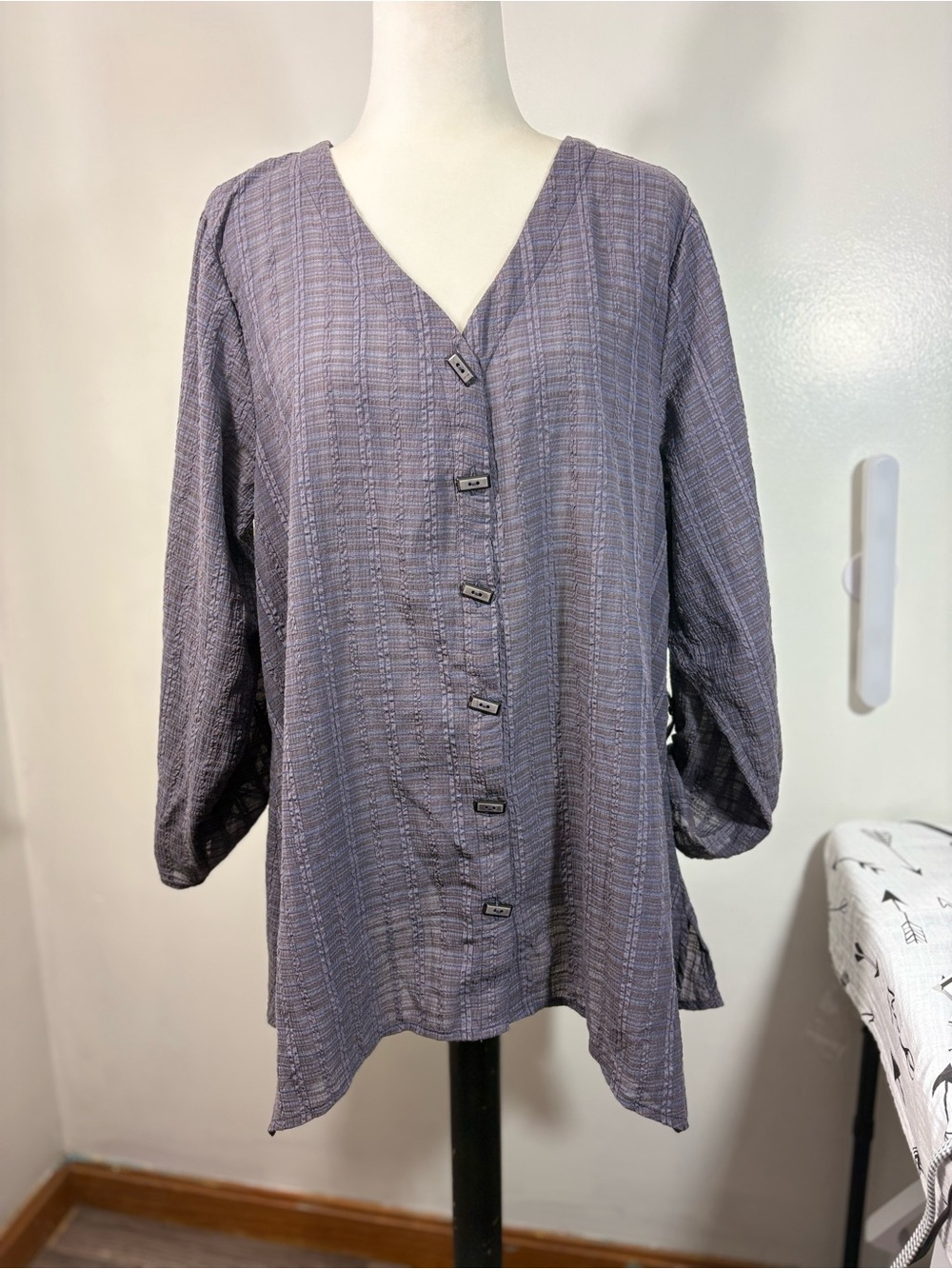 Habitat clothes to live in grey textured crinkle plaid button blouse lagenlook